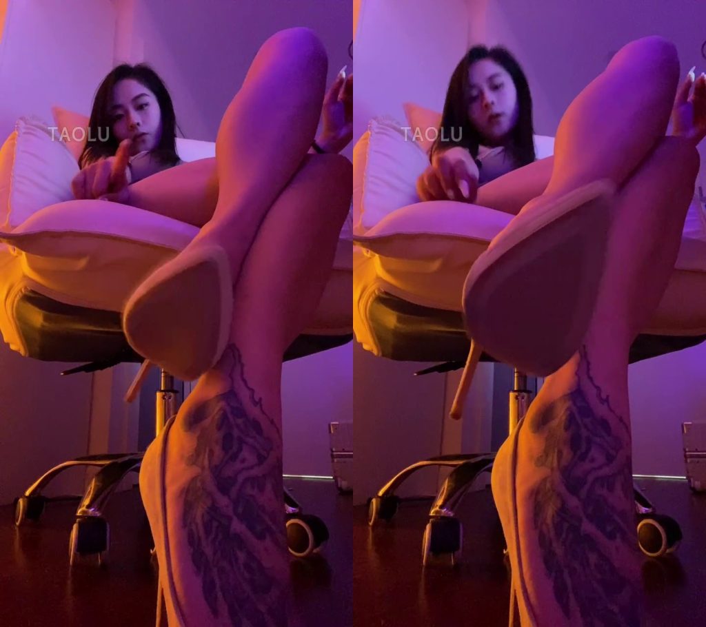 【不知名美女】红绿灯被主人超细高跟踩奶头擦脏鞋底 [26分钟／267MB]-束乐kbss
