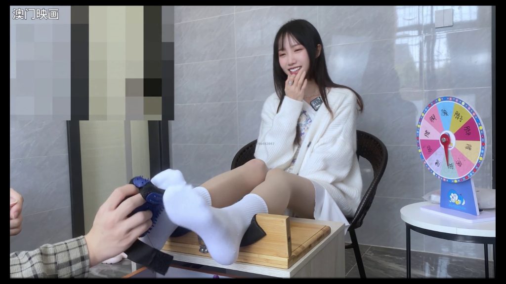 【澳门映画】最美茜茜TK挠痒爽飞了 [1小时11分钟／3.50GB]-束乐kbss