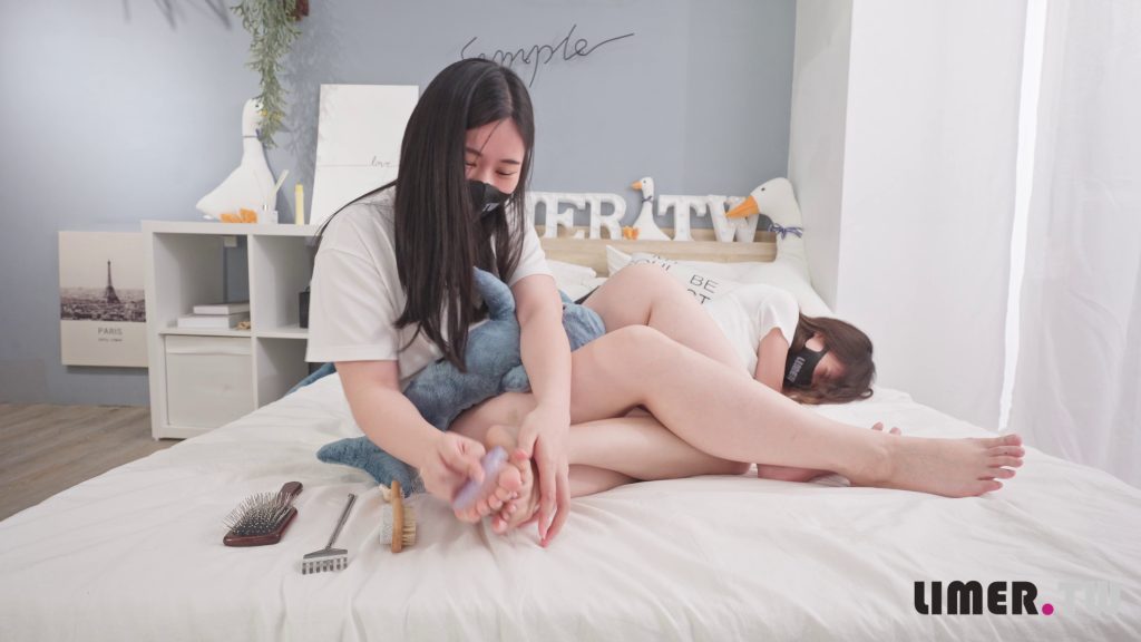 图片[17]-【Limerence】NO.026 BiBi Nina首发闺蜜全体互相TK嫩足-16分钟-束乐kbss