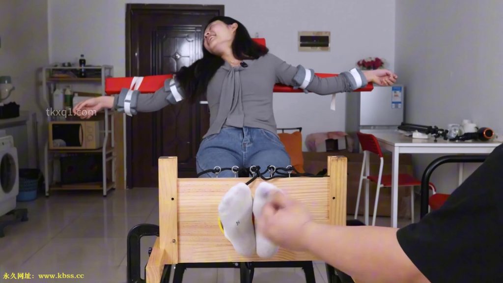 图片[7]-【卡卡罗特】足枷TK素人主持人 [44分钟／518MB]-束乐kbss
