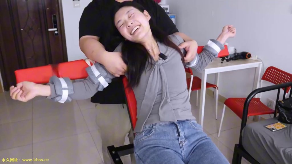 【卡卡罗特】足枷TK素人主持人 [44分钟／518MB]-束乐kbss